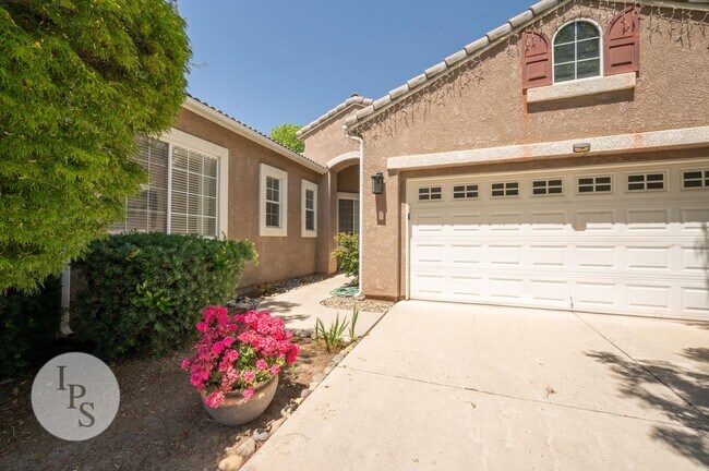 Foto del edificio - Charming 4BR/2BA Home in the Heart of Clovis Unified!