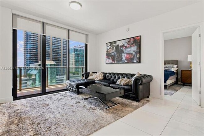 Building Photo - 1010 Brickell Ave