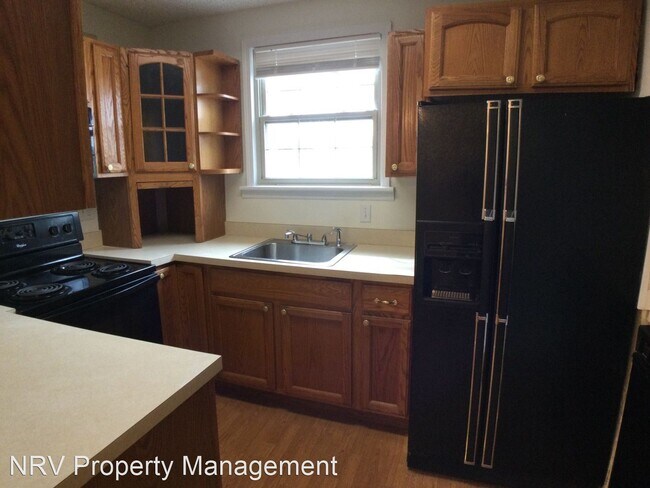 Foto del edificio - 4 br, 4 bath House - 102 Polk Street