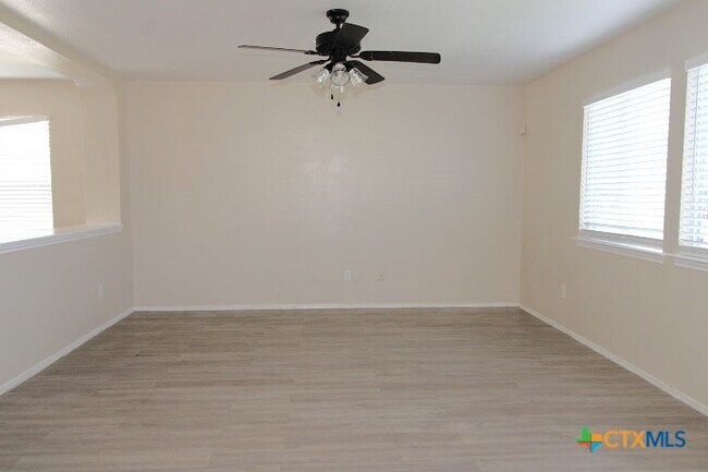 Foto del edificio - 6401 Nessy Dr