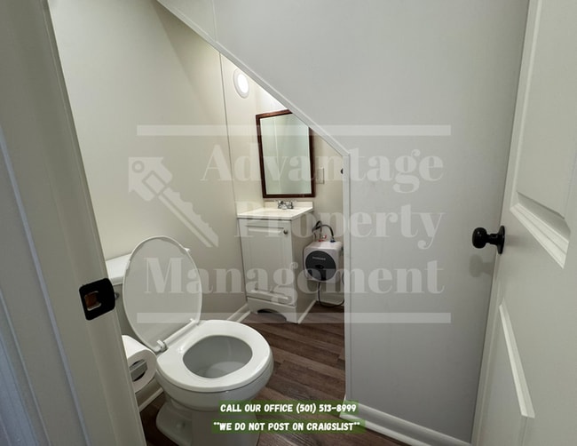 Foto del edificio - 211 Adams Lake Rd