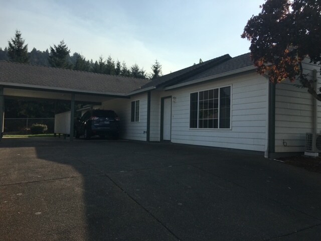 Foto principal - 2543 E Main St