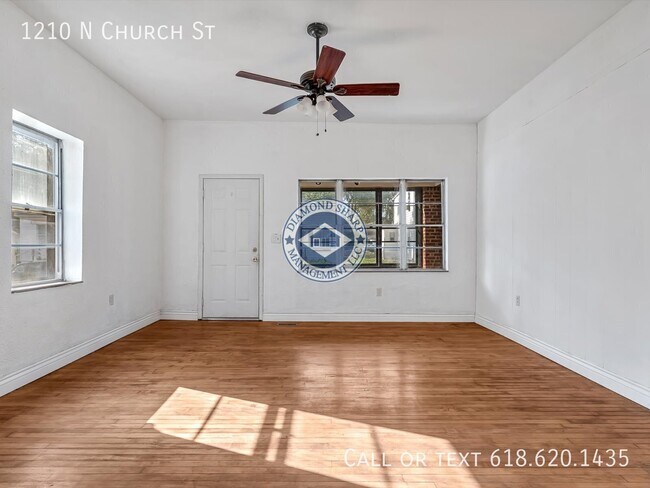 Foto del edificio - 1210 N Church St