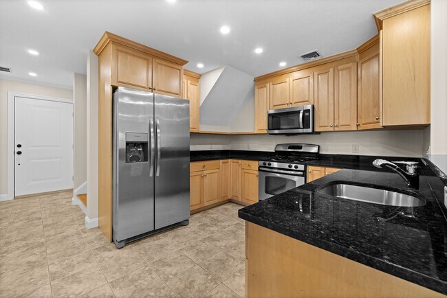 Foto del edificio - 57 Dedham Ave