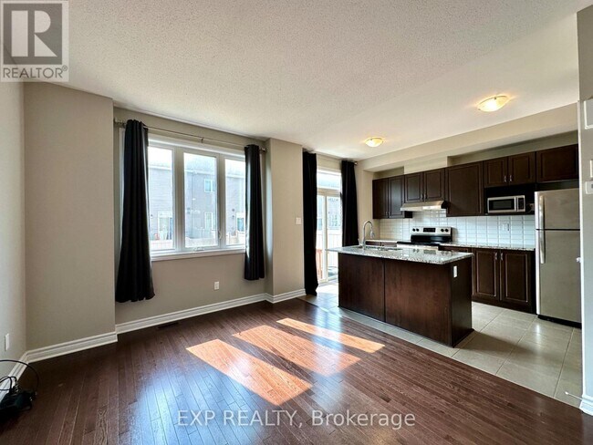 Building Photo - 2470 Waterlilly Way