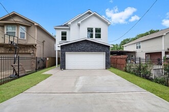 Building Photo - 6623 Cohn St