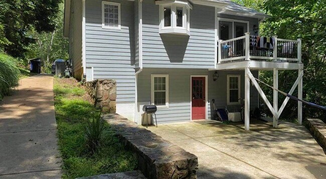 Building Photo - 116 Fan Branch Ln