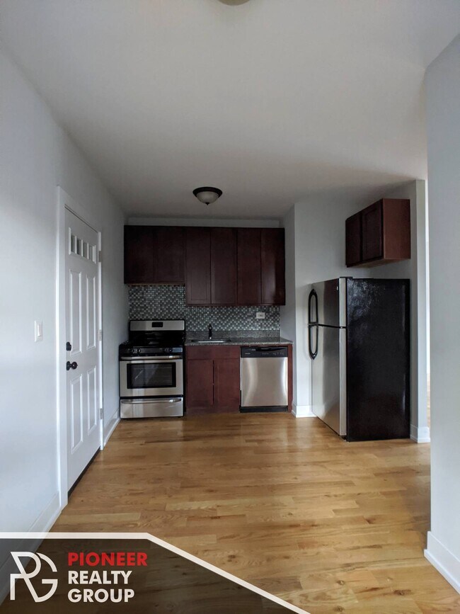 Foto del edificio - 947 W Cornelia Ave