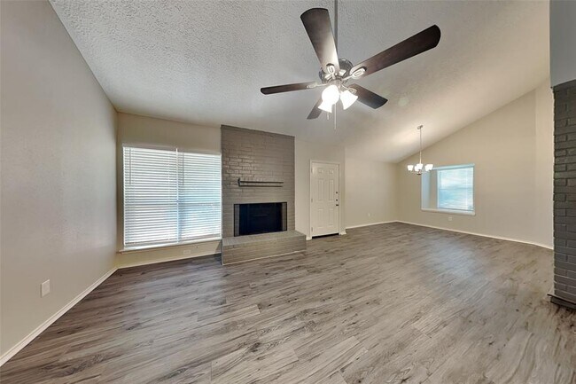 Foto del edificio - 9606 Yearling Cir