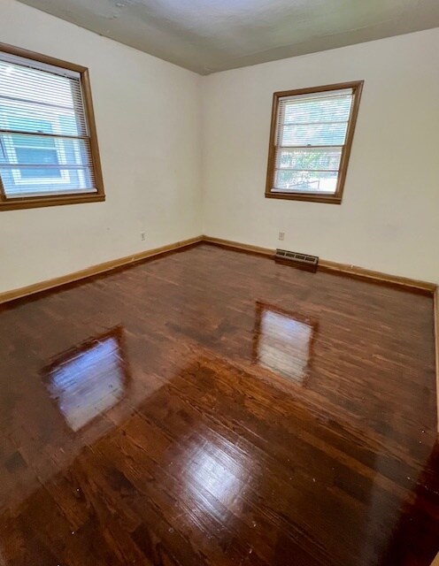 3 Total Bedrooms - 1532 E Seminole St