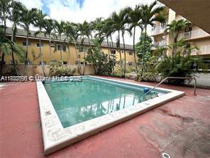 Foto del edificio - 1085 W 68th St