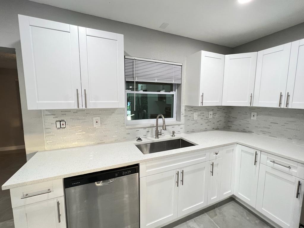 Foto principal - 125 Barcelona Dr