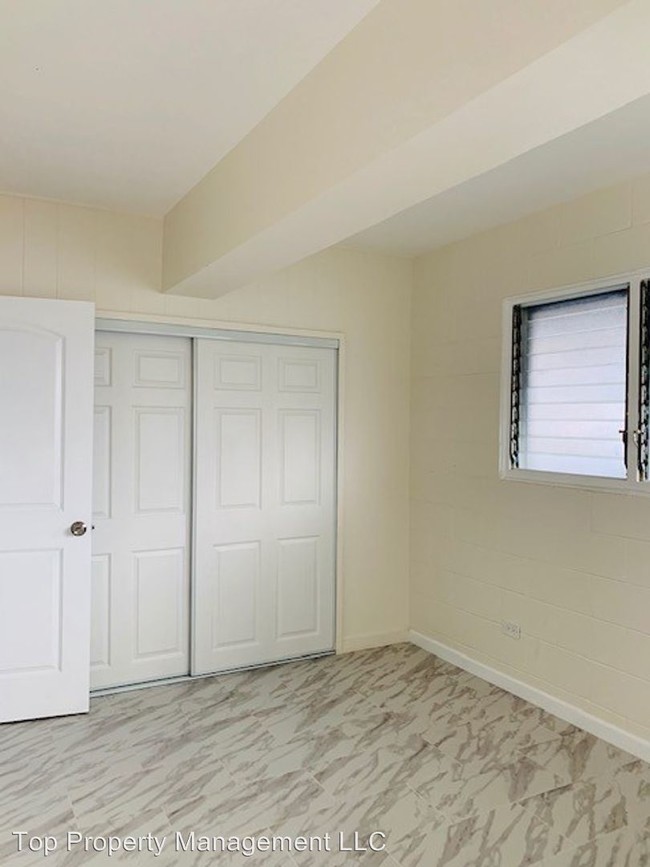 Building Photo - 918 Hikina Ln