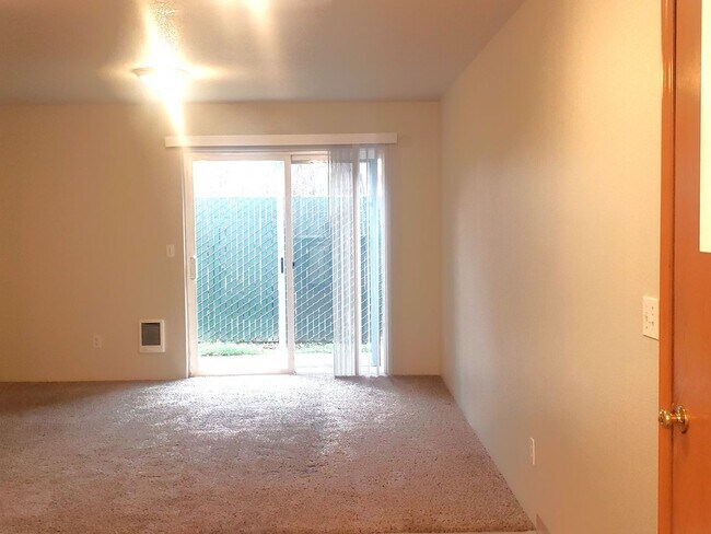 Foto del edificio - Wonderful townhouse in East Portland! rent...