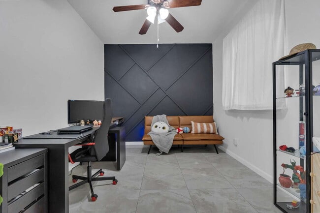Building Photo - Spacious 3-Bedroom townhome in Kissimmee –...
