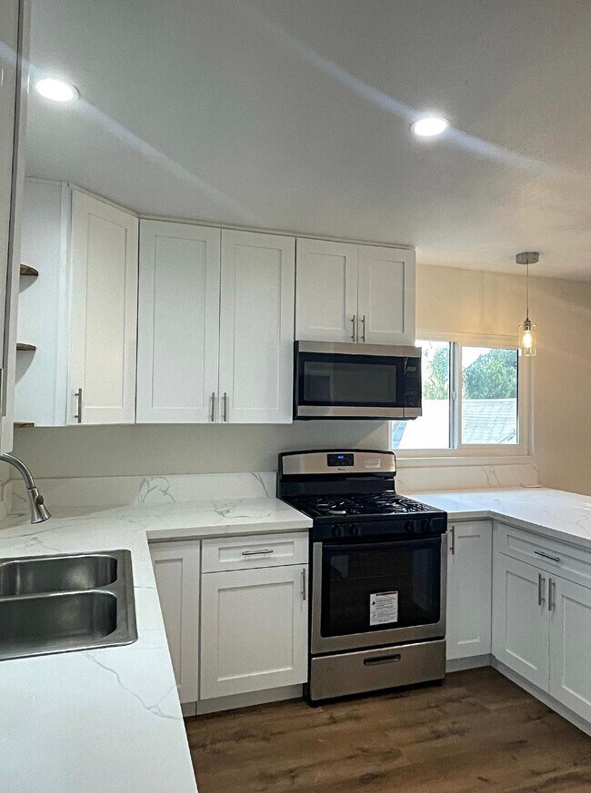 Kitchen - 5721 Case Ave