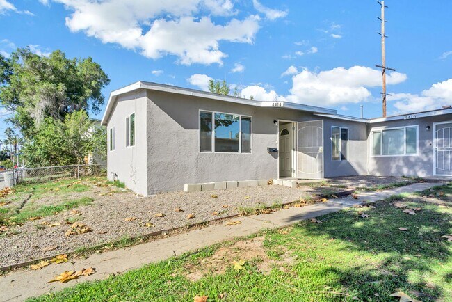 Foto del edificio - Clairemont Mesa Blvd 4414-4416 Duplex