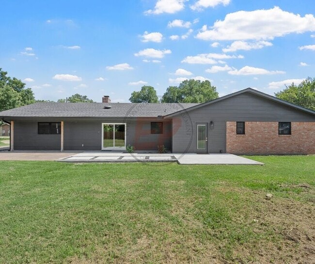 Building Photo - 1190 Greenwood Ln