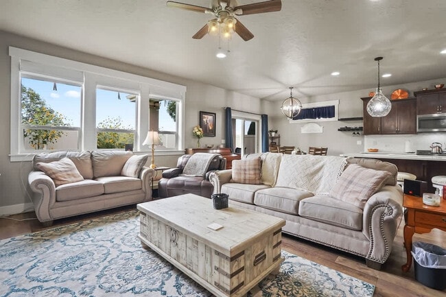 Building Photo - 18713 Easter Peak Ave