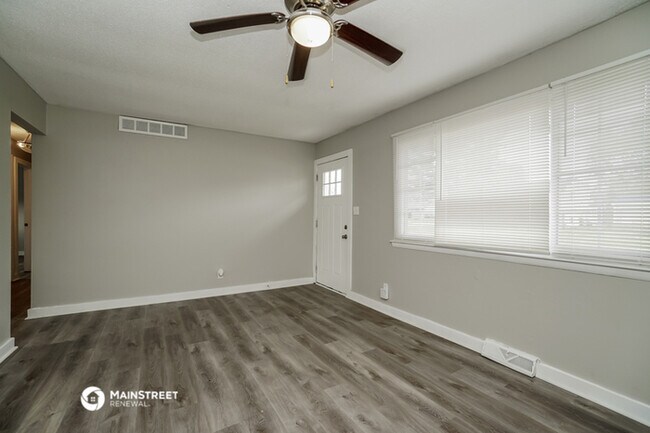 Building Photo - 3129 Parklane Ave