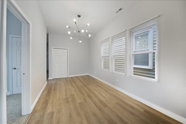 Building Photo - 3002 E 81st St