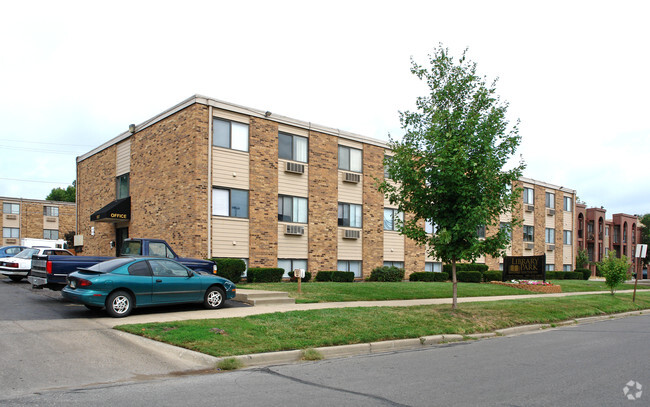 Building Photo - Library Park Apartments