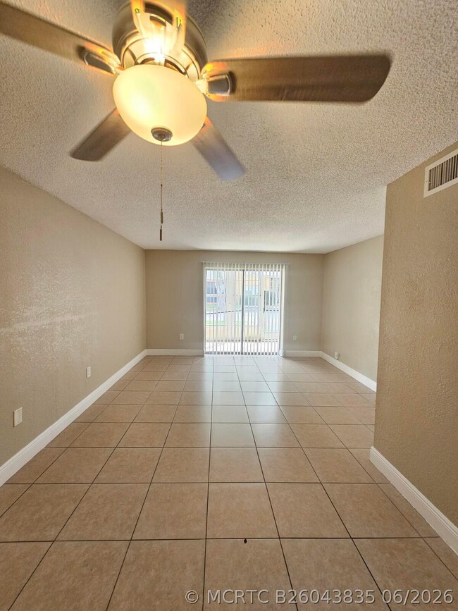 Building Photo - 4324 NW 9th Ave