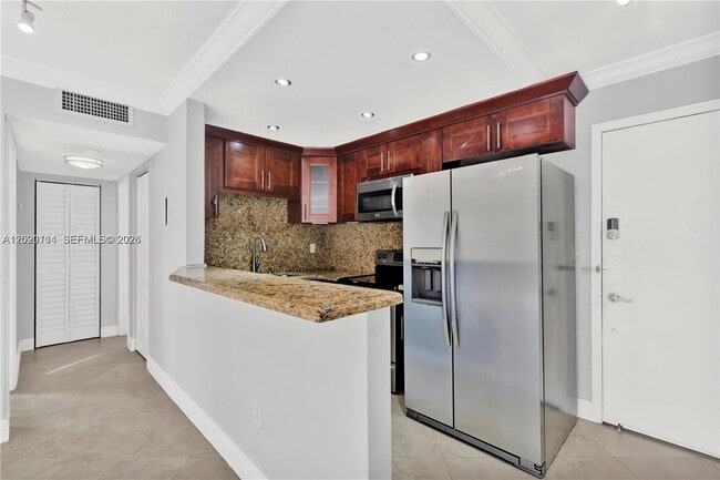 Building Photo - 6200 W Flagler St