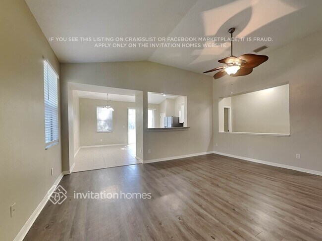 Foto del edificio - 7118 Bridgeview Dr