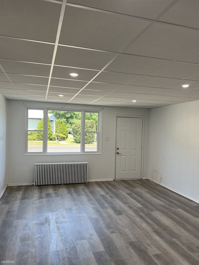 Building Photo - 2 br, 1.5 bath Duplex - 2225 Cove Road A