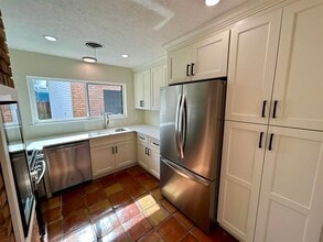 Building Photo - 6275 Westgate Dr