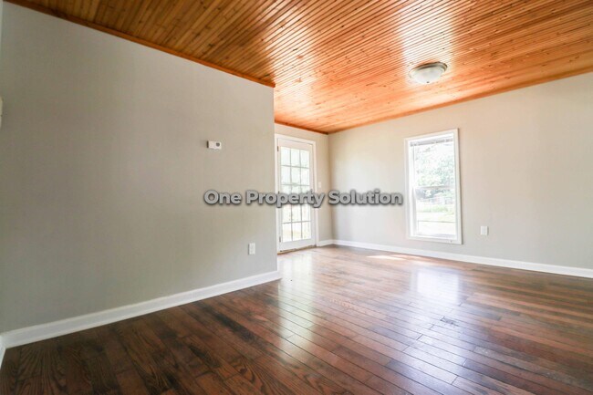 Building Photo - 2700 W 41st Ave