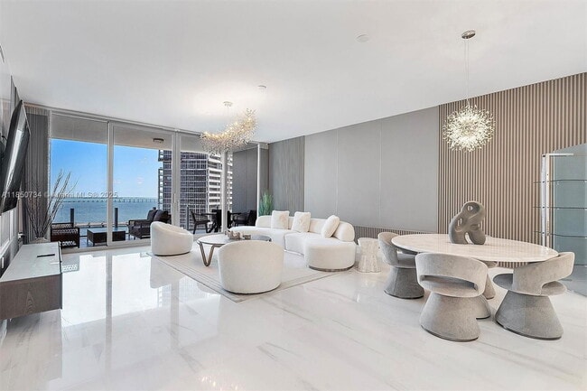 Building Photo - 300 Biscayne Blvd Way