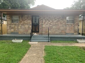 Building Photo - 2367 Hunter Ave