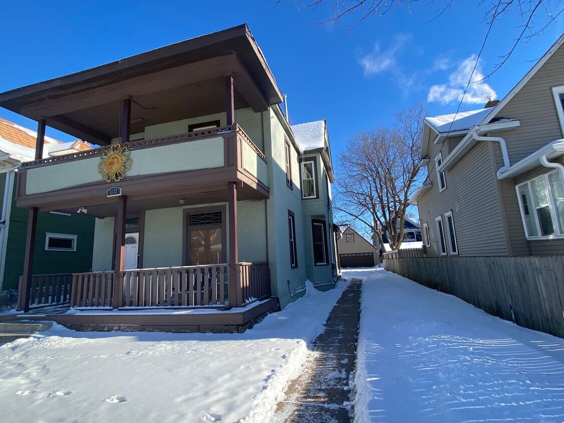 Primary Photo - WE HAVE A CUTE & CLASSY RENTAL ON 16TH!