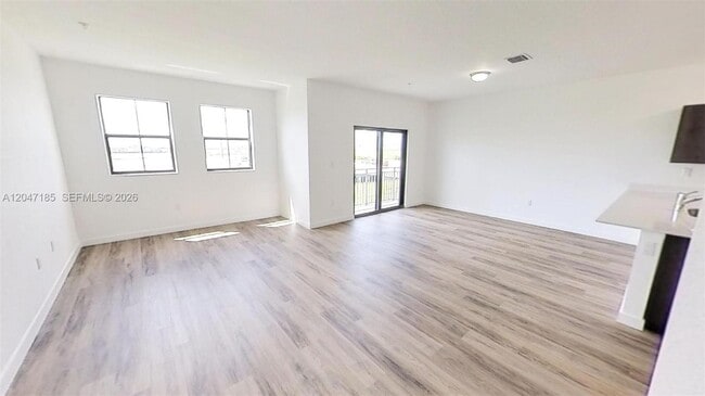 Foto del edificio - 15650 SW 136th St