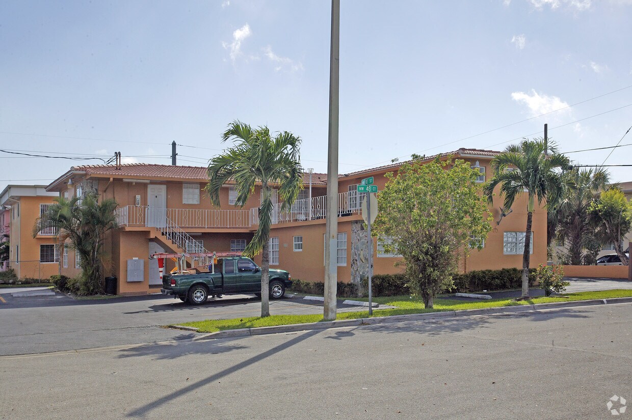 Building Photo - 4340 NW 11th St