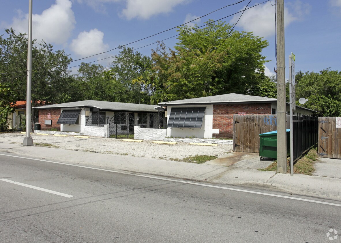 Foto del edificio - 14355 NE 6th Ave