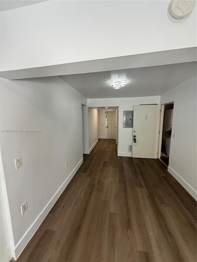 Foto del edificio - 5451 NW 6th Ave