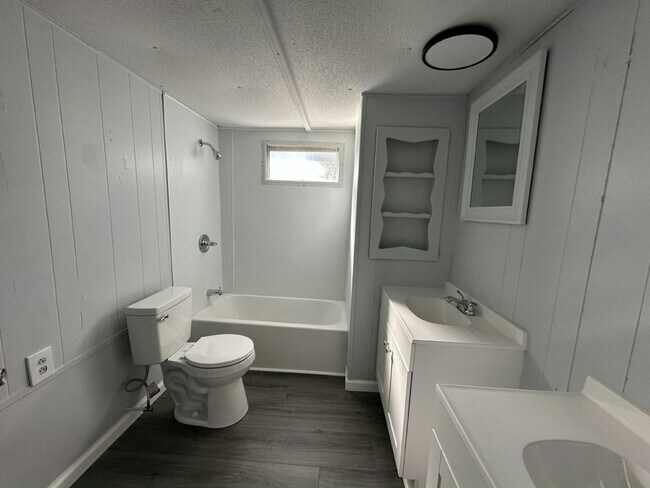 Building Photo - 130 S Suncoast Blvd