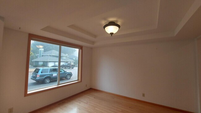 Foto del edificio - Lake Wilderness Rambler on corner lot -3 bedroom and 2 bathroom ready for move in NOW!