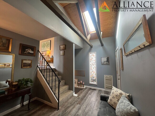 Foto del edificio - Beautiful Home with Easy Access to Ft. Riley!