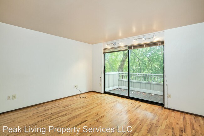 Building Photo - 4745-4753 Ravenna Ave NE