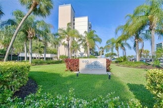 Building Photo - 660 Island Way