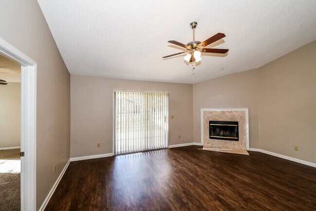 Foto del edificio - 12386 Carriage Crossing Ct