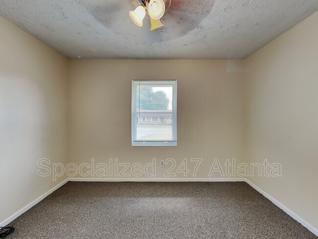 Building Photo - 8919 Yarmouth Dr