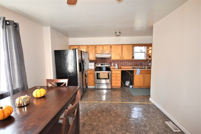 Building Photo - 1928 S Beaver St - RENT TO OWN