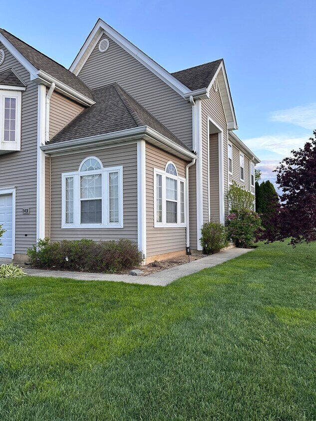 Foto principal - 5401 Belmont Ct
