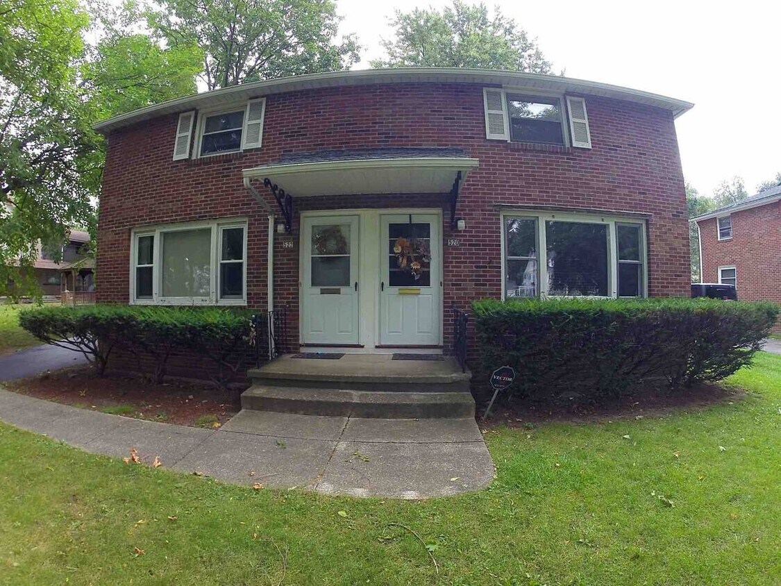 Primary Photo - 520 N Winton Rd
