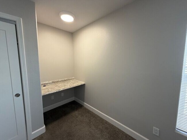 Foto del edificio - 523 Nevada St